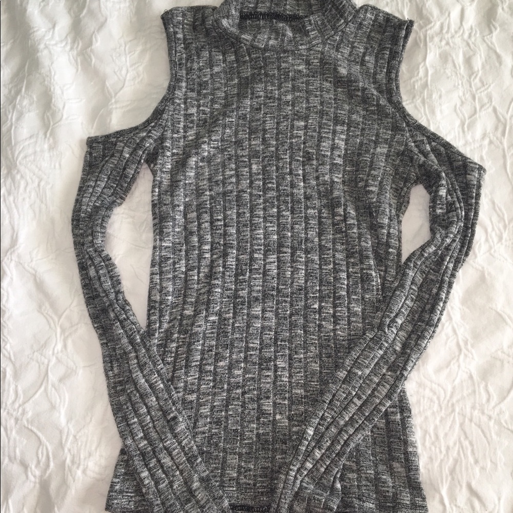 American Eagle mock neck cold shoulder top